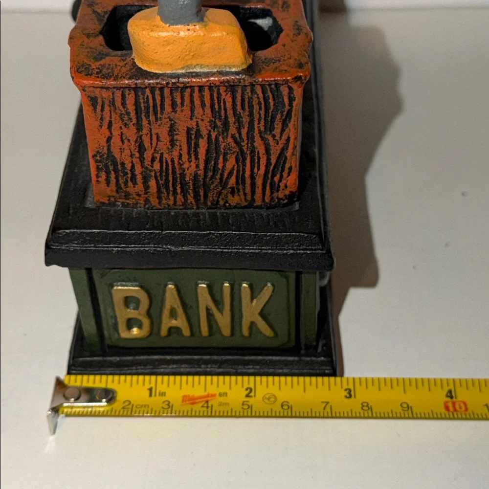 Design Toscano. Cat & Mouse Reproduction Vintage Cast Iron Mechanical Bank Heavy